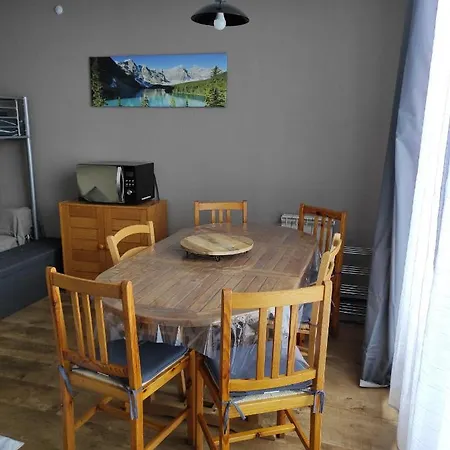 La Géla, Pieds De Pistes *